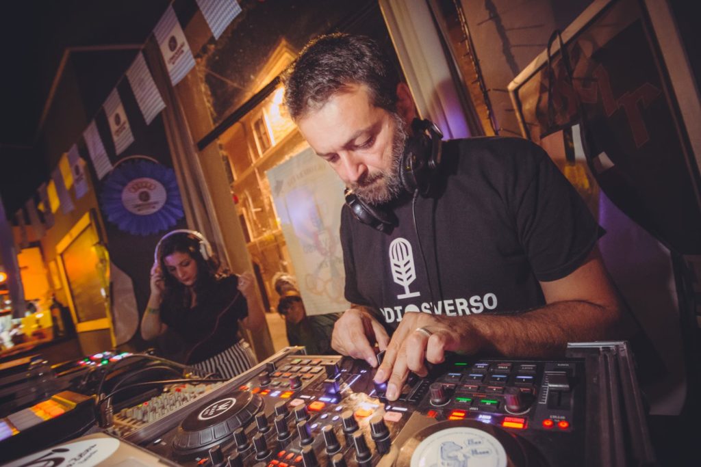 Radio Lo Sverso-web radio-web radio in una birreria-consulenza radiofonica-emittente web-birra