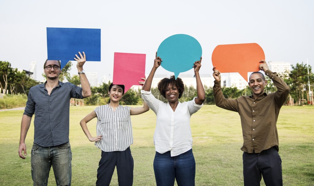 utenti dei social network-commenti social network-consulenza radiofonica-servizi di consulenza radiofonica