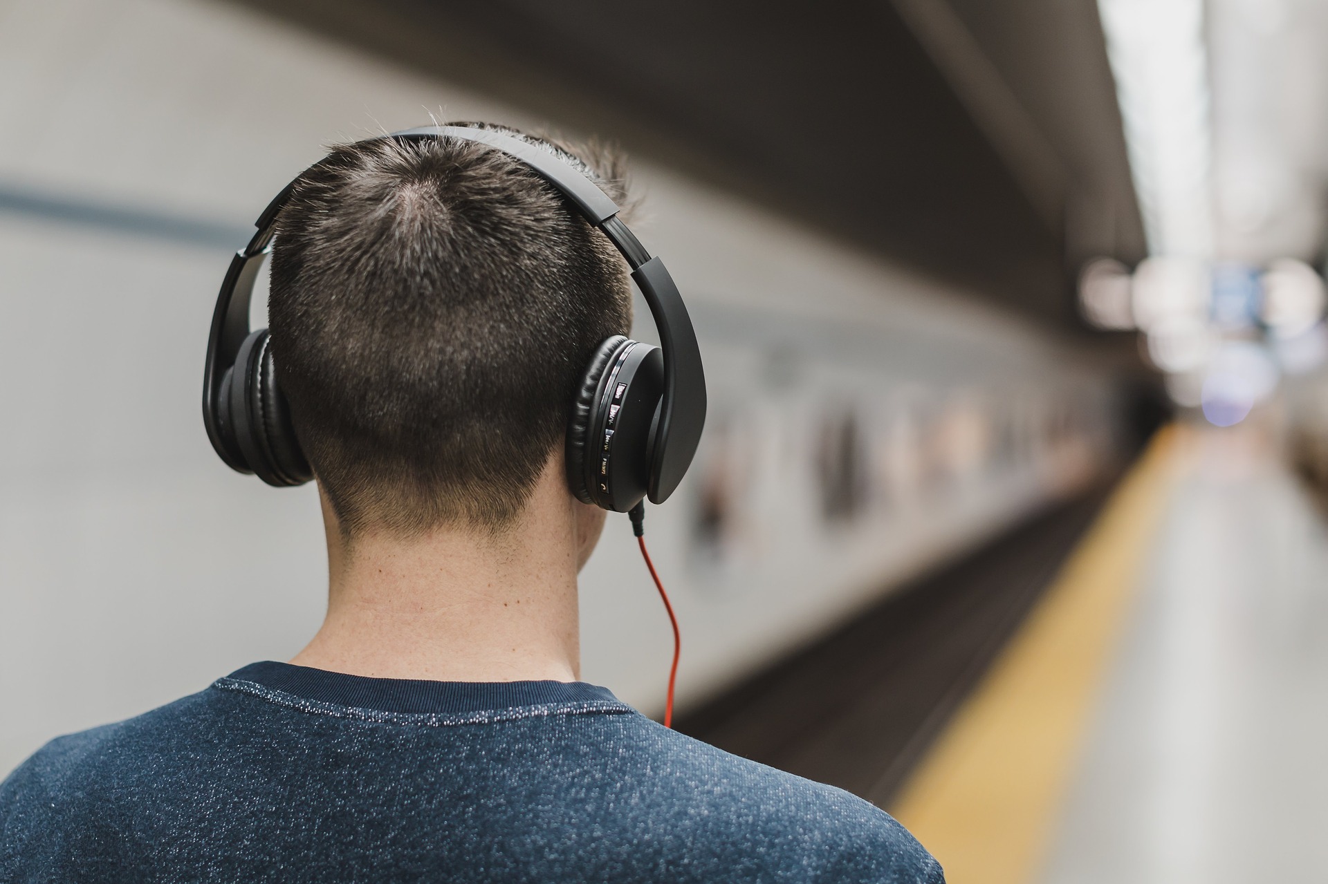 ascoltatori fedeli-strategie al pubblico-strategie radio-consulenza radiofonica-colazione con il ceo