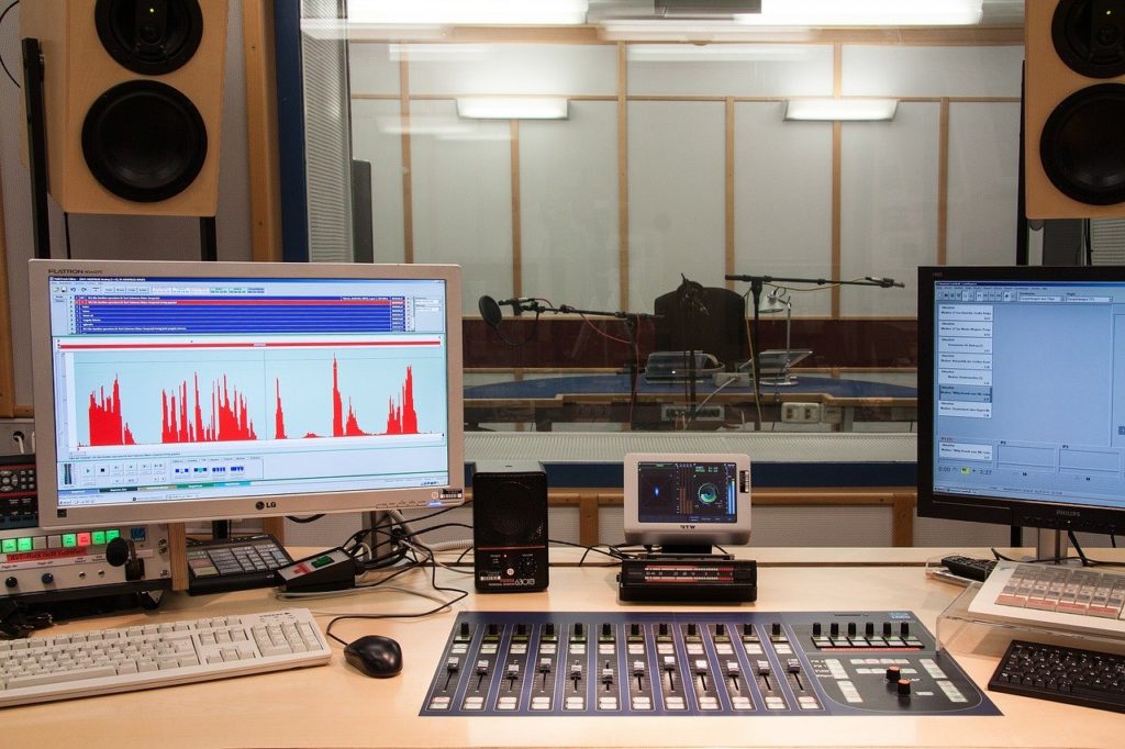 studio simile a FSNews Radio