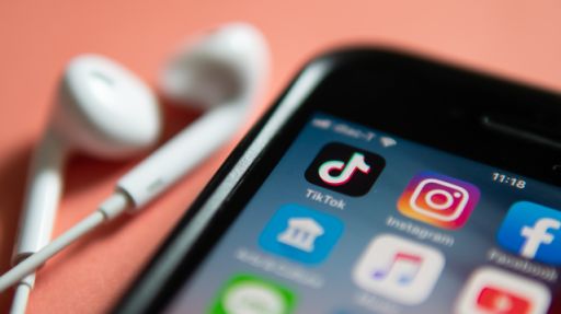 contenuti virali alla radio